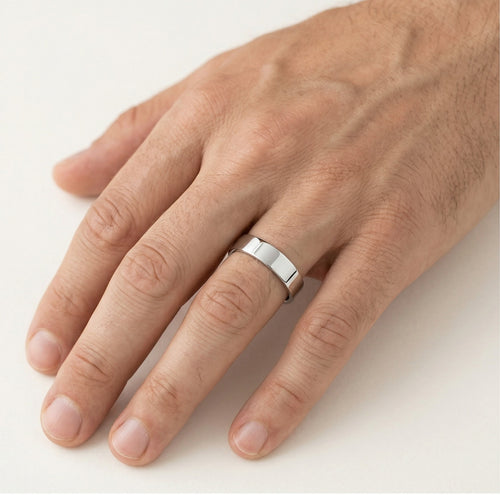 Vysoce leštěný snubní prsten z bílého zlata