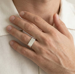 Rafinovaný stříbrný klasický prsten