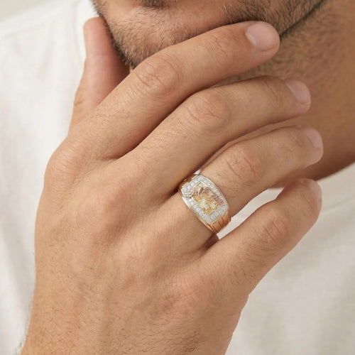 Lustrous ring with gun and cubic zirconia