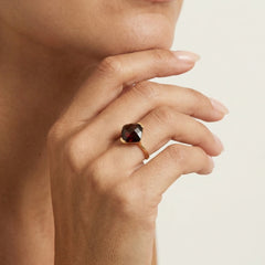 Garnet gold bar elegance ring