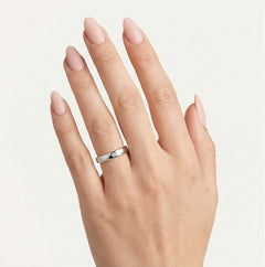 Elegantní tenké snubní prsteny z bílého zlata