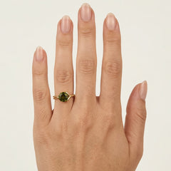 Élégance moldavite en or jaune