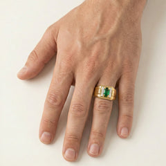 Bague pour homme en or avec émeraude et diamant