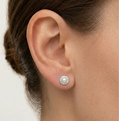 Stříbrné náušnice s perlou