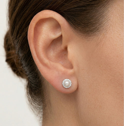 Stříbrné náušnice s perlou