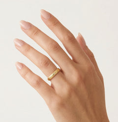 Bague de mariage élégante en or jaune avec lignes croisées