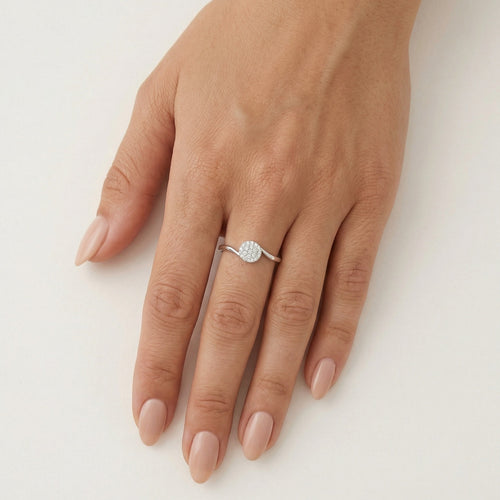 Elegantní dámský zásnubní prsten s kulatými diamanty