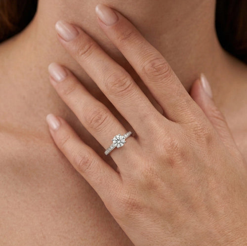 Velký prsten s důrazem