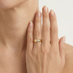 Auffälliger Ring aus Gold mit Zirkonia