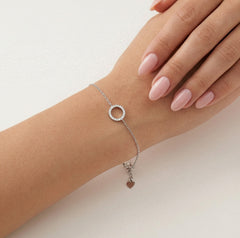Chain bracelet with bigger ring