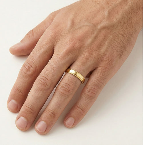 Gelbgold-Trauringe mit seitlichem Detail