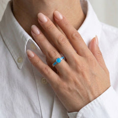 Bague tendance en opale bleue