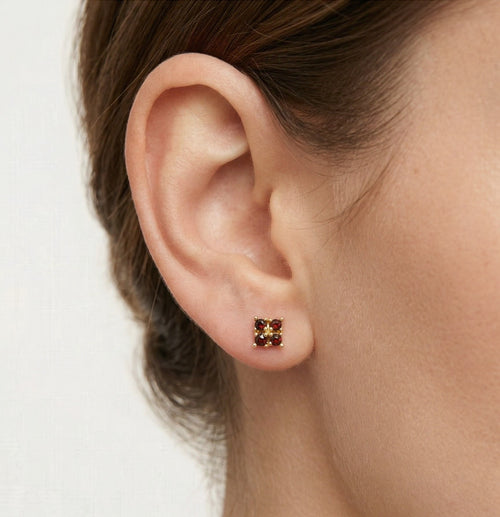 Elegant garnet square earrings