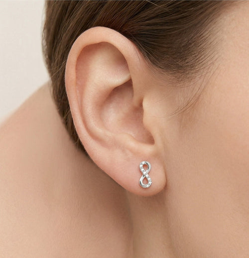 Náušnice nekonečno  z bílého zlata s kubickými zirkony