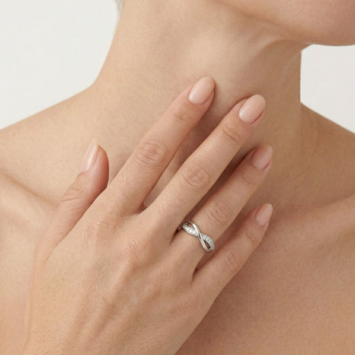 Infinity stříbrný prsten s kubickými zirkony