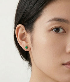 Boucles d'oreilles trèfle à quatre feuilles en or jaune avec agate