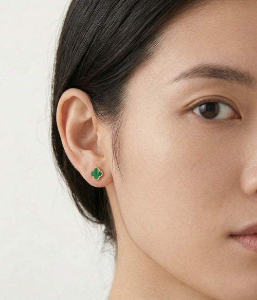 Boucles d'oreilles trèfle à quatre feuilles en or jaune avec agate