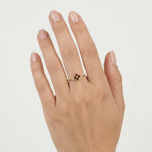 Gelbgoldring mit vier Granaten