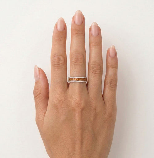 Anillo de granate con diamantes