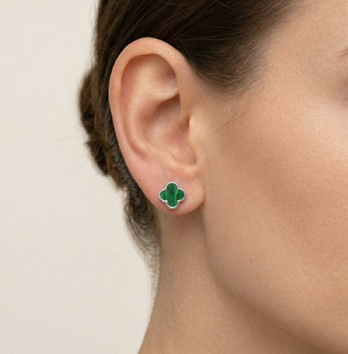 Boucles d’oreilles clous en agate verte trèfle