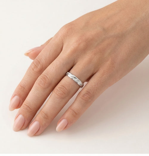 Jedinečné svatební prsteny z bílého zlata