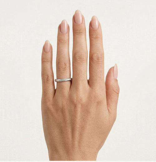 Platinový snubní prsten s matným povrchem