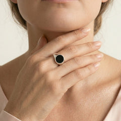 Klasický prsten z černého onyxu pro muže