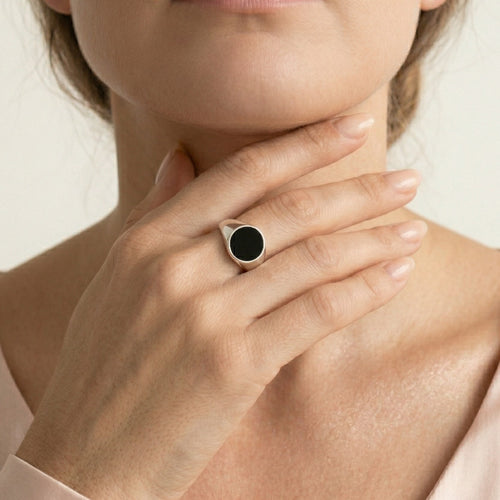 Klasický prsten z černého onyxu pro muže