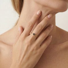 Zlatý prsten s broušenýcmi přírodními onyxy