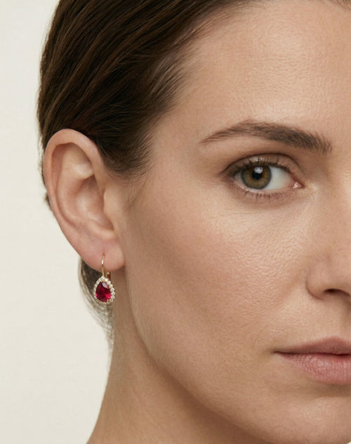 Zlaté náušnice se syntetickým rubínem