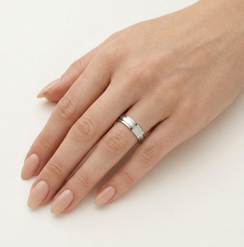 Bague de mariage élégante en or blanc