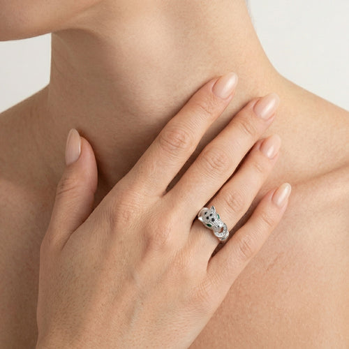 Stříbrný prsten s panterem, smaragdové oči a onyx