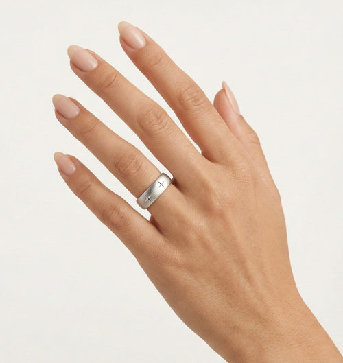 Anillo de boda de oro blanco mate con estrella