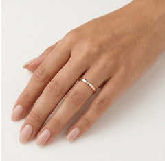 Jemné klasické snubní prsteny z růžového zlata