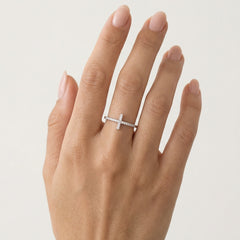 Bague en argent sterling avec design de croix