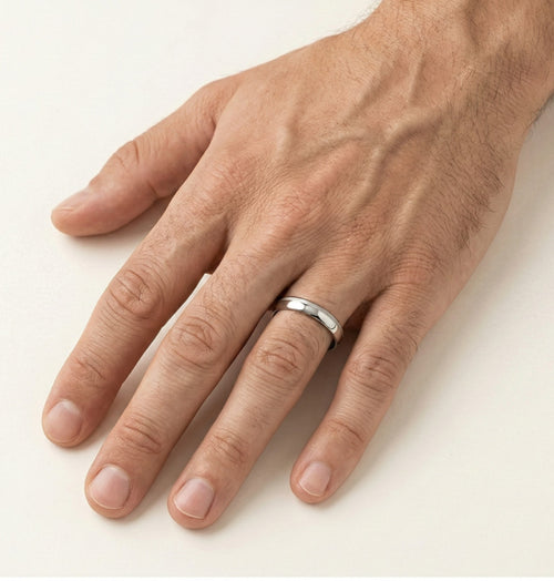 Alliance élégante en or blanc