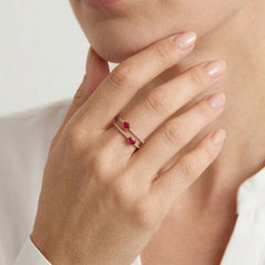 Dvojitý prsten z růžového zlata s rubíny a diamanty