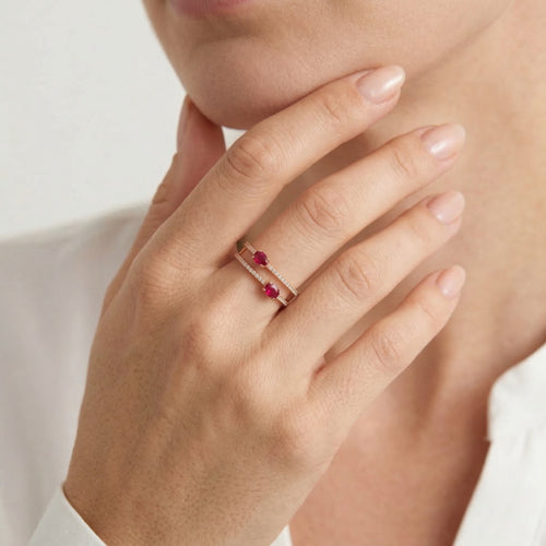 Dvojitý prsten z růžového zlata s rubíny a diamanty