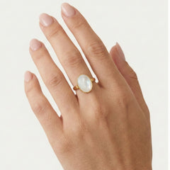  Oválný prsten s perletí