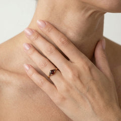 Women gold garnet ring