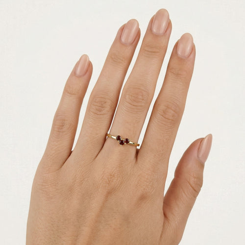 Gelbgoldring mit drei Granaten