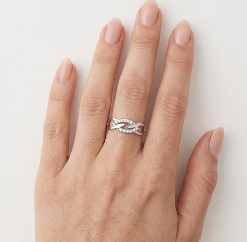 Bague en or blanc avec zircone cubique