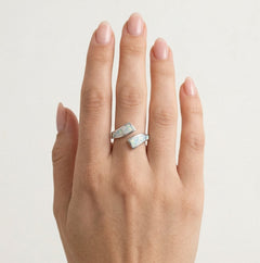 Stříbrný prsten s čtvercovým opálem