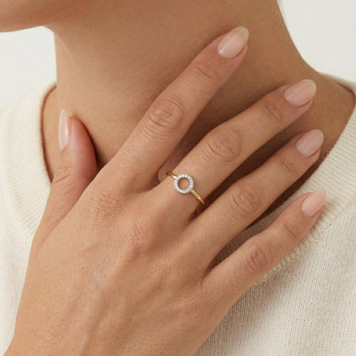 Prsten ze žlutého zlata s diamantovým kruhem