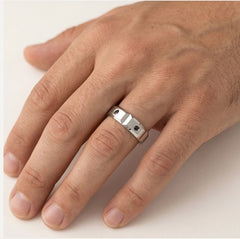 Large alliance éternité en or blanc