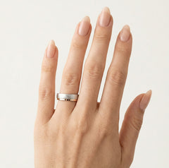 Dicker Ehering aus Weiß- und Roségold