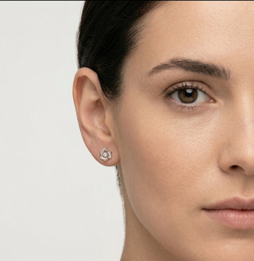 Diamantové náušnice s květem růžového zlata