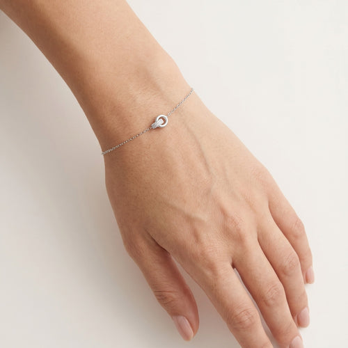 Bracelet en diamant avec deux anneaux entrelacés