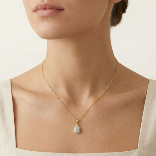 Pendentif en or jaune avec zircone cubique taille poire