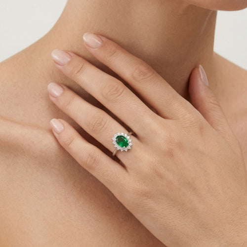 Bague halo en argent sterling avec émeraude